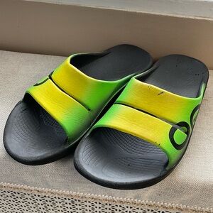 OOFOS Ooahh Slides. In Good Used Condition. Men’s 9.